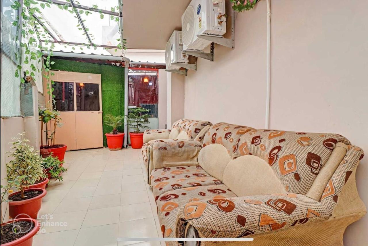 Hotel O Bottom Inn Dehradun Eksteriør billede
