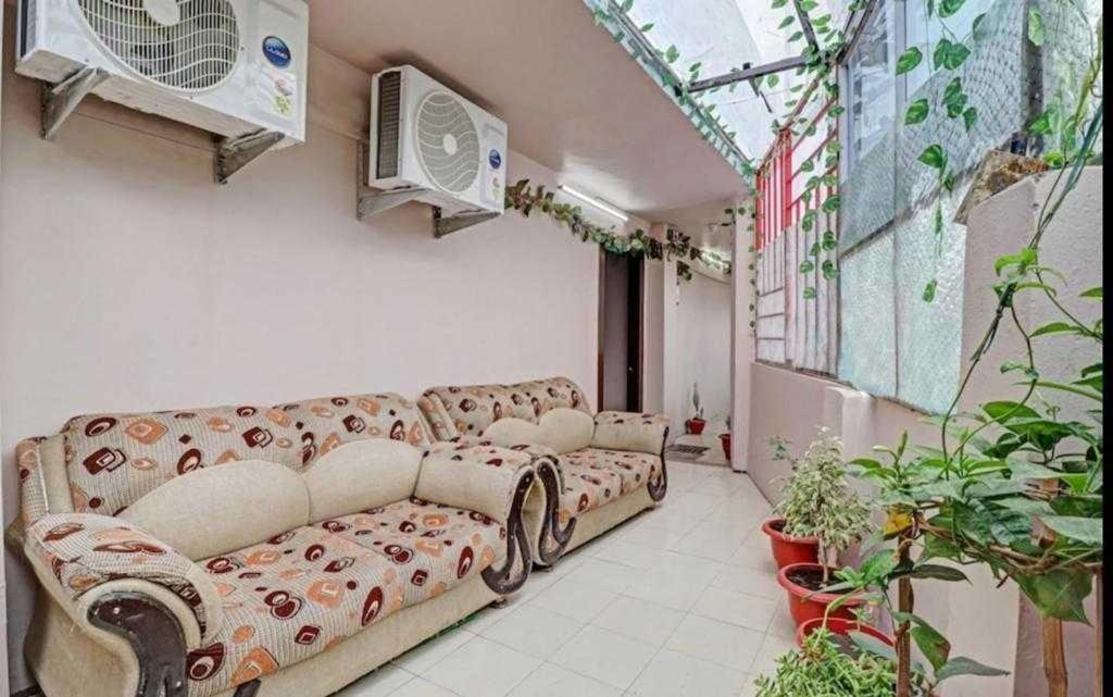 Hotel O Bottom Inn Dehradun Eksteriør billede